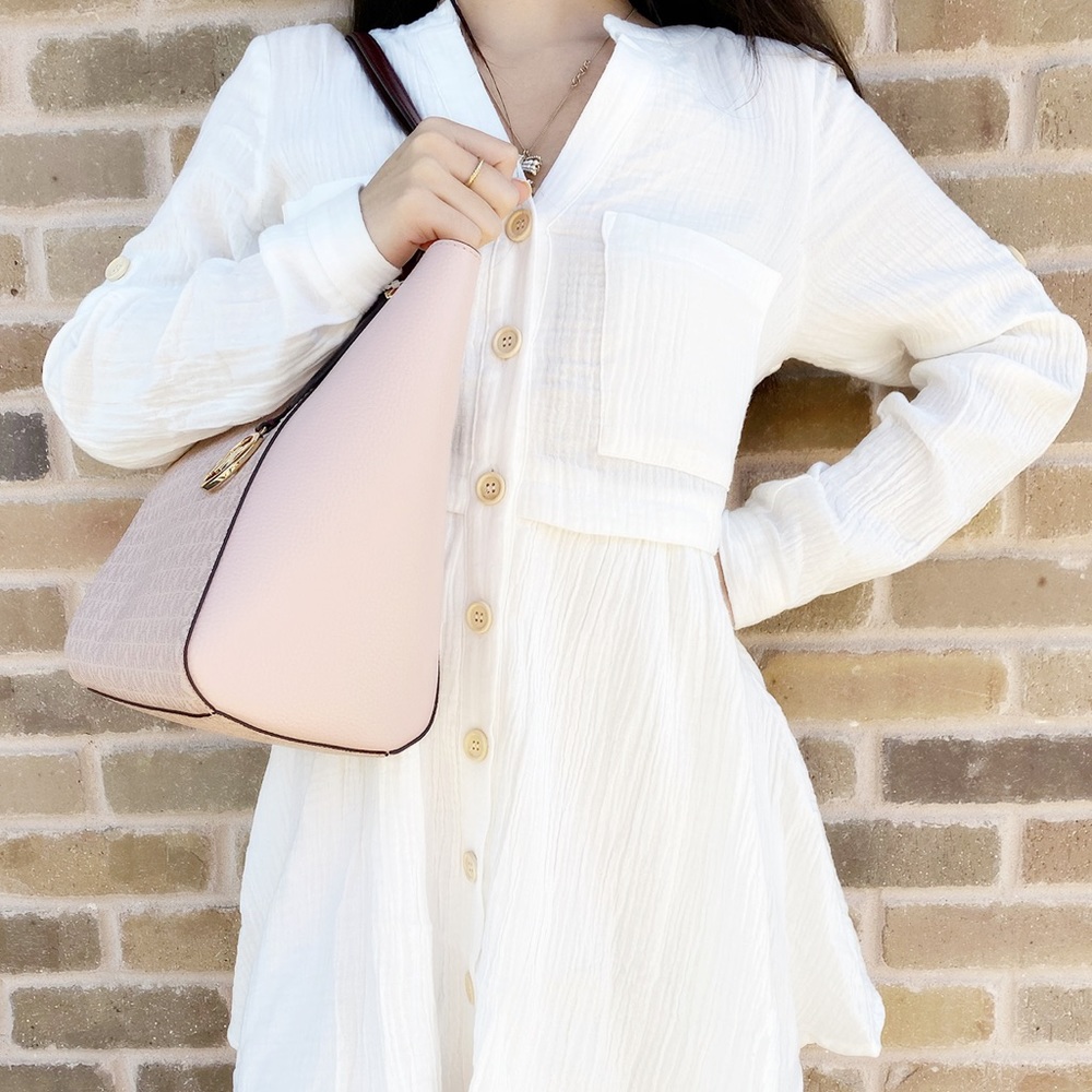 Gaby’sBags👜💕-NWT Michael Kors Tote - Picture 2 of 7